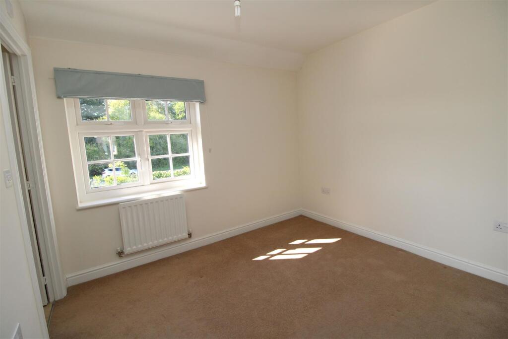 Master Bedroom .JPG