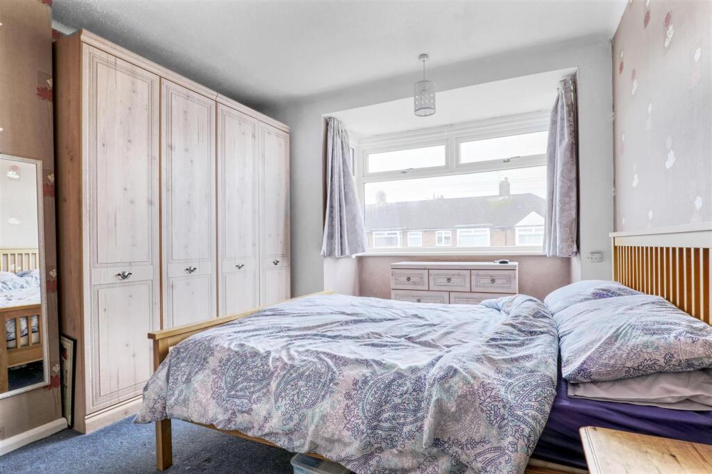bed 1.jpg