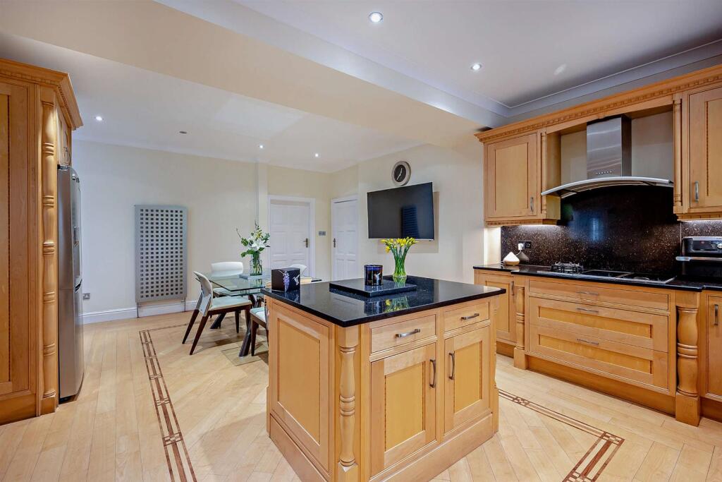 8585833-interior22-800.jpg