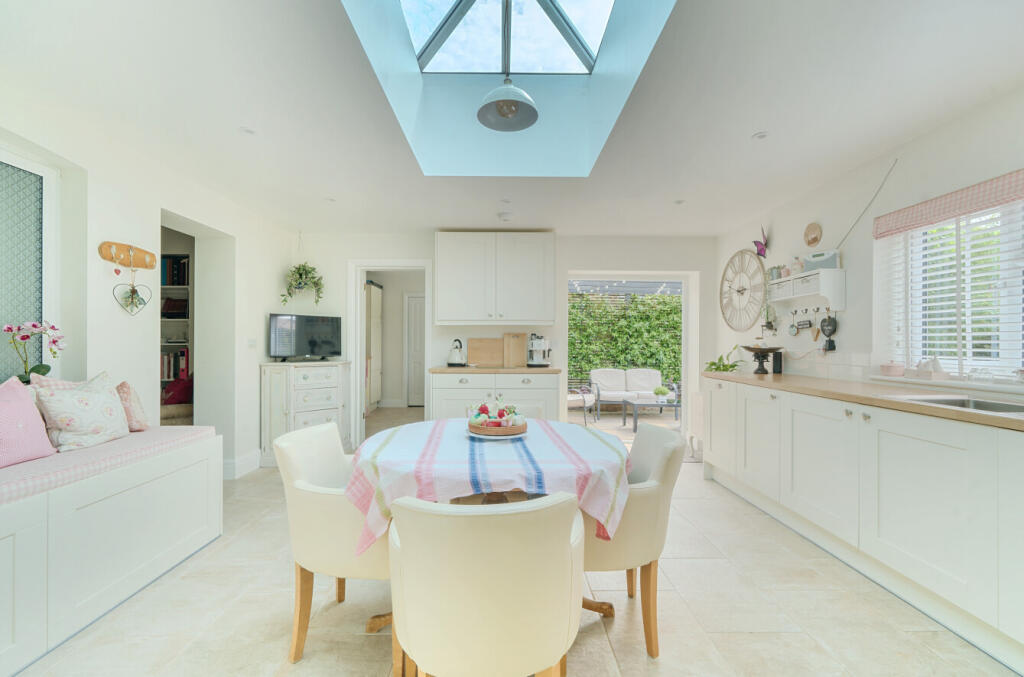 1335299-8-6894fb7...