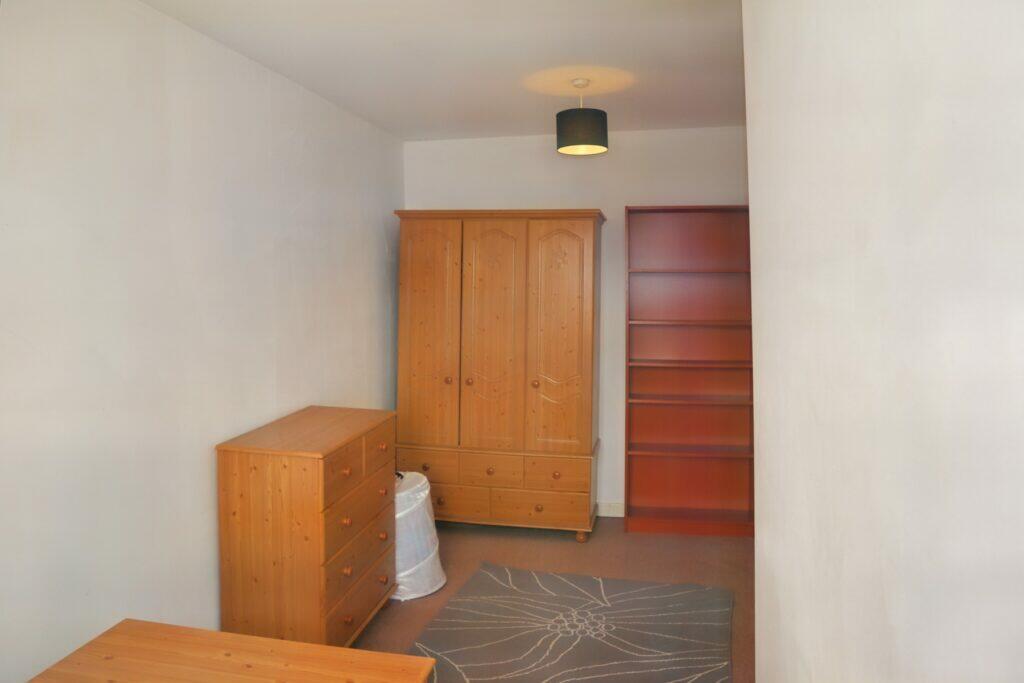 Flat 14 Netherwood - Bedroom 1