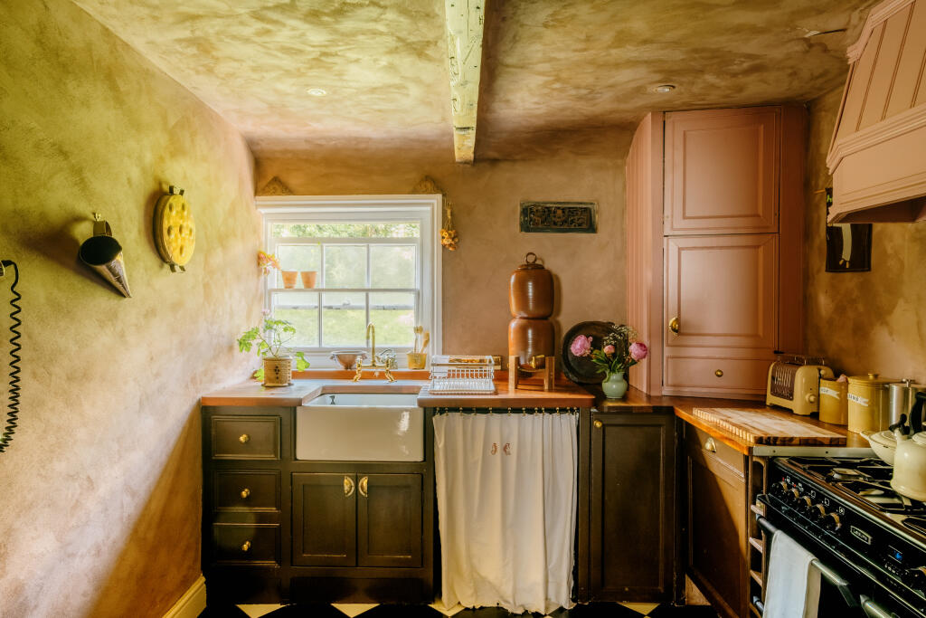 Croft-StLeonards-CottageInTheSky-Interior-11