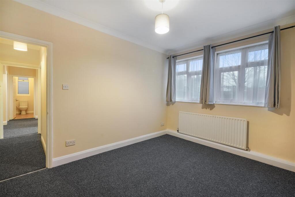 947 Harrow Road - rETr2DJxd6ThCzX8kZxF.jpg