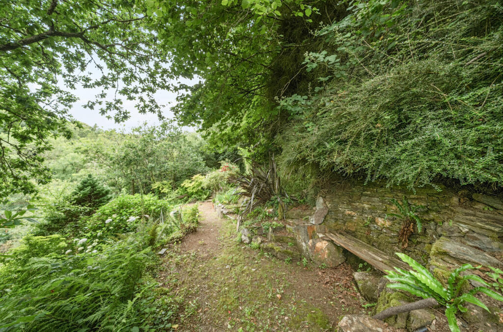 1311643-16-685bd3...