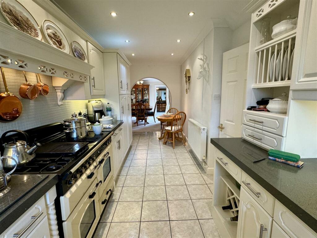 Kitchen/Breakfast Room