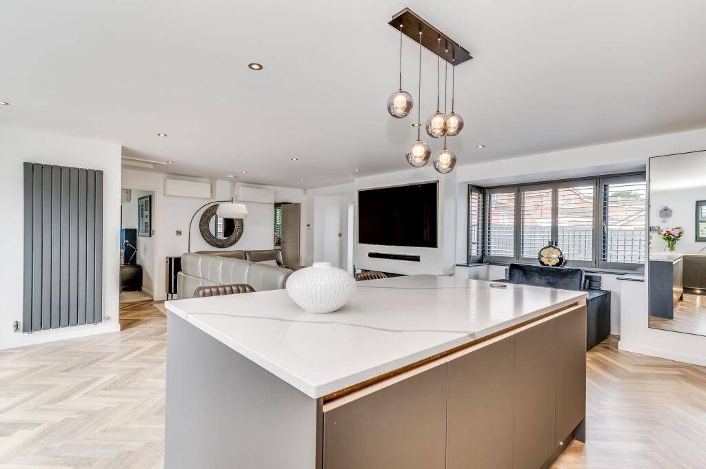 OPEN PLAN KITCHEN/DINER/LIVING ROOM