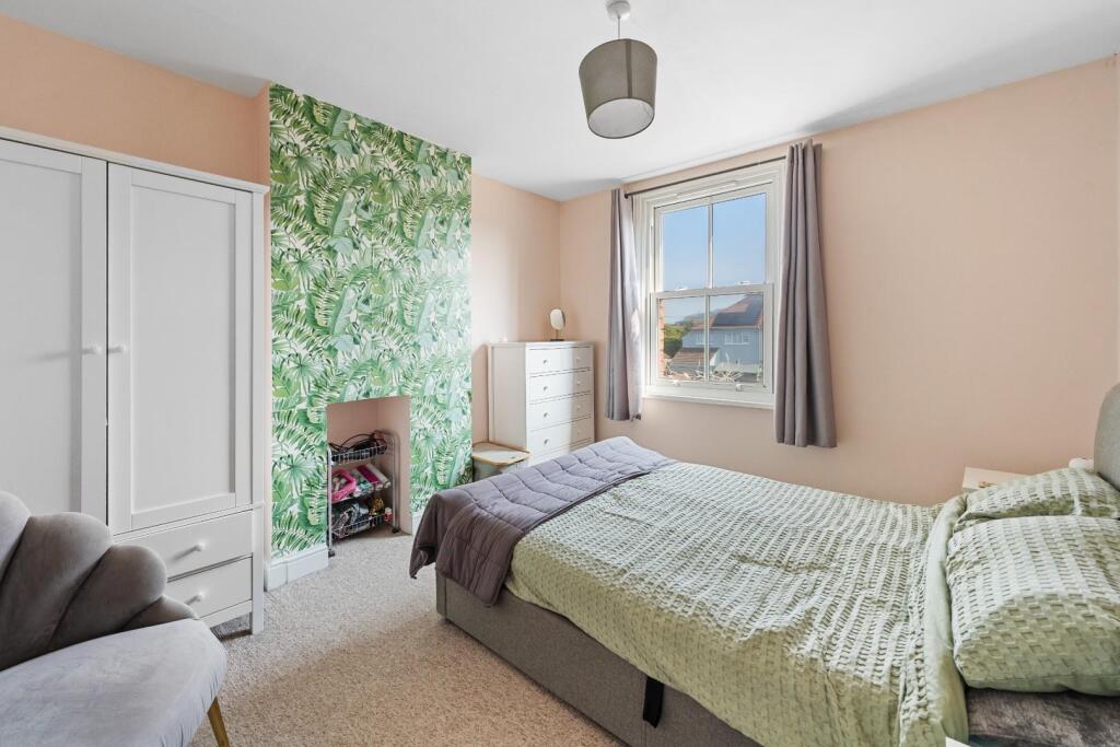 1.10 - bed 1.jpg