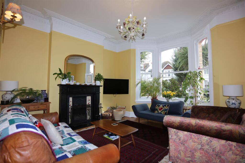 52 WALSINGHAM ROAD (34).JPG