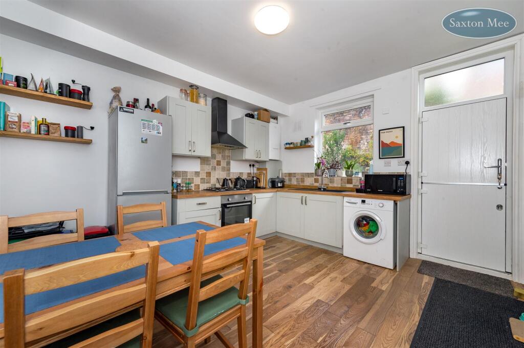 56 Hoole Street - kitchen 1153.jpg