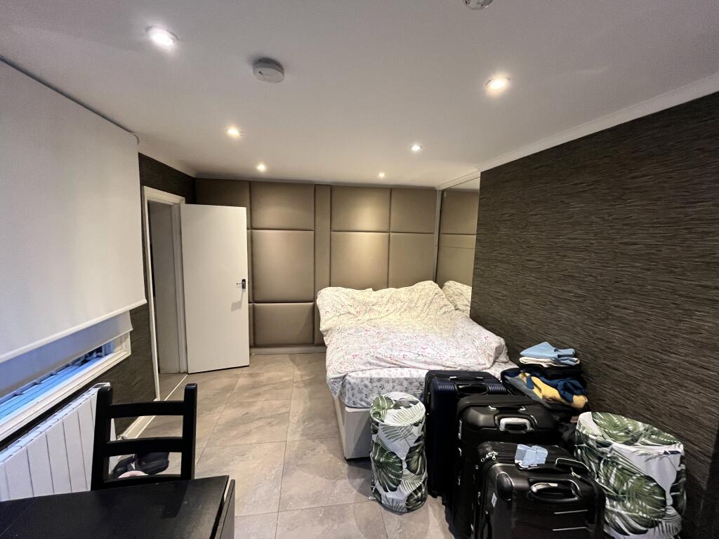 Queensborough Terrace, W2