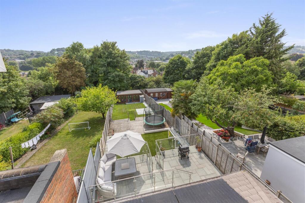 GARDEN OVERVIEW