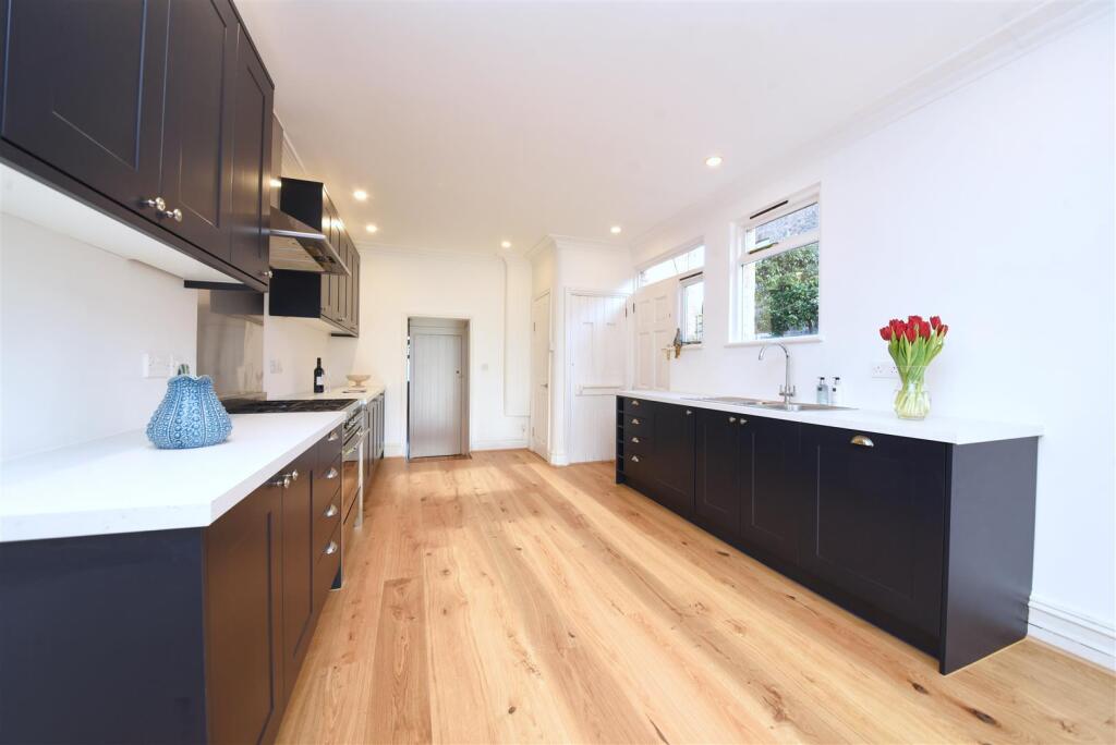 113_Hertford_Road_Pic_13.jpg