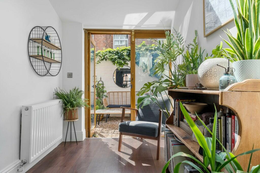 27 Tomkinson Stre...