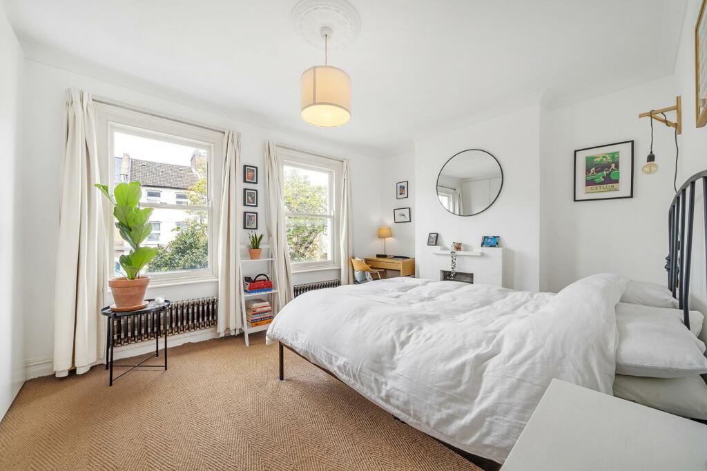 Bedroom 1.jpg