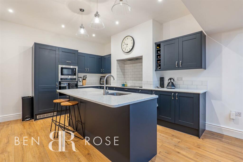 Kitchen/Breakfast Room