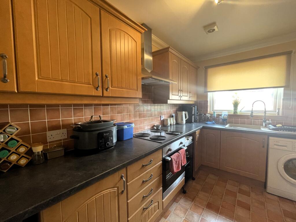 Kitchen b.JPG