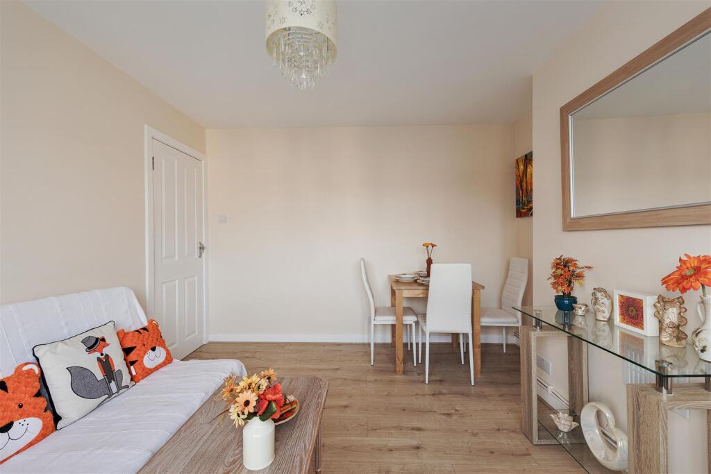 Bulwer Court Road E11