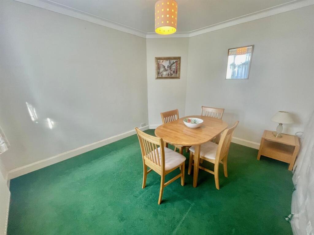 60 Westland Drive Bed 2 or Dining Room.jpg