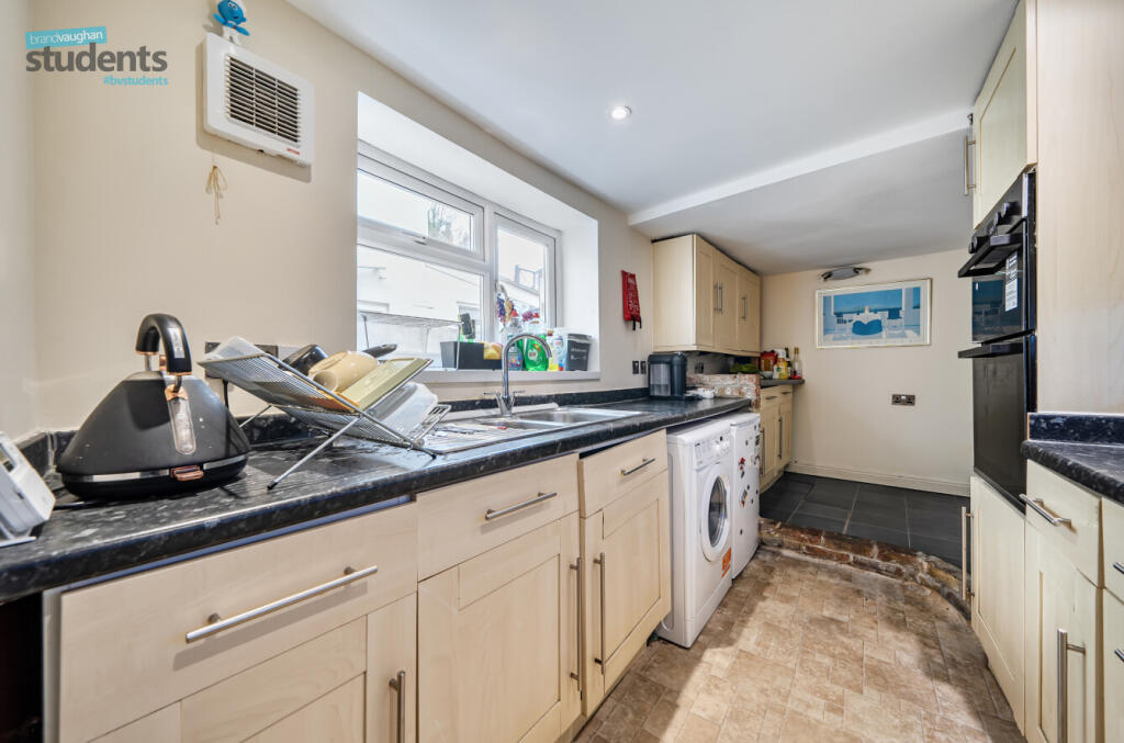 b9740a89-ab58-474...