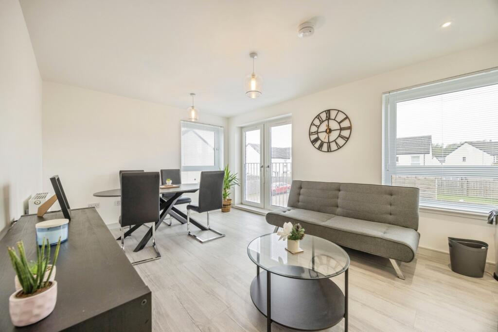 Living/Dining Area