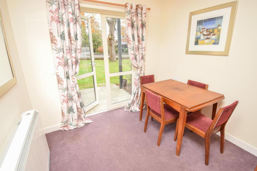 DINING AREA.jpg
