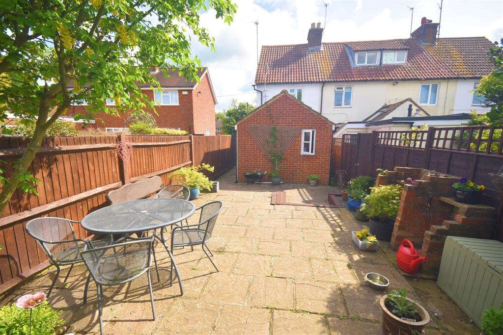 Patio 1.jpg