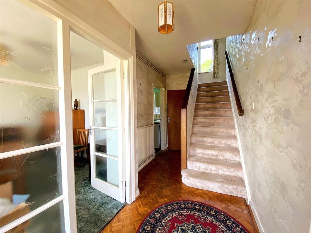 14 Millham Close - Hall.jpg
