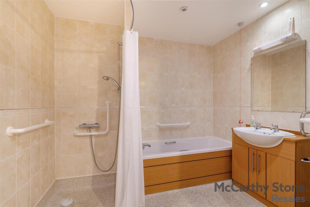 8648044-interior15.jpg