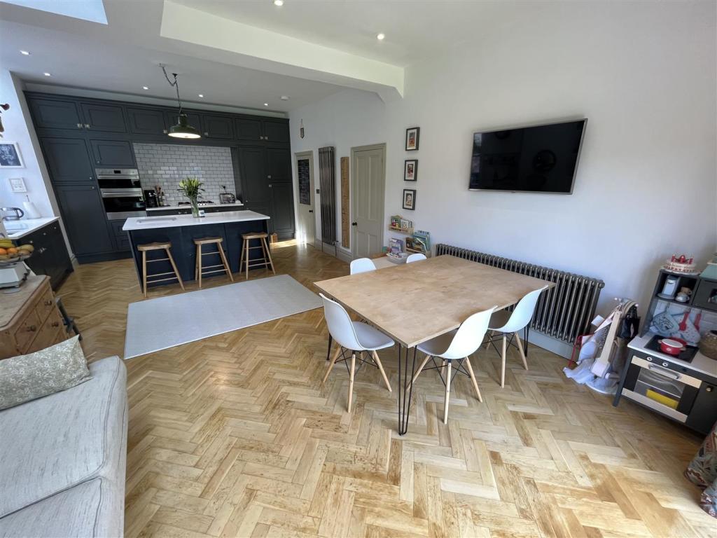 Living Dining Kitchen Aspect 7.jpg
