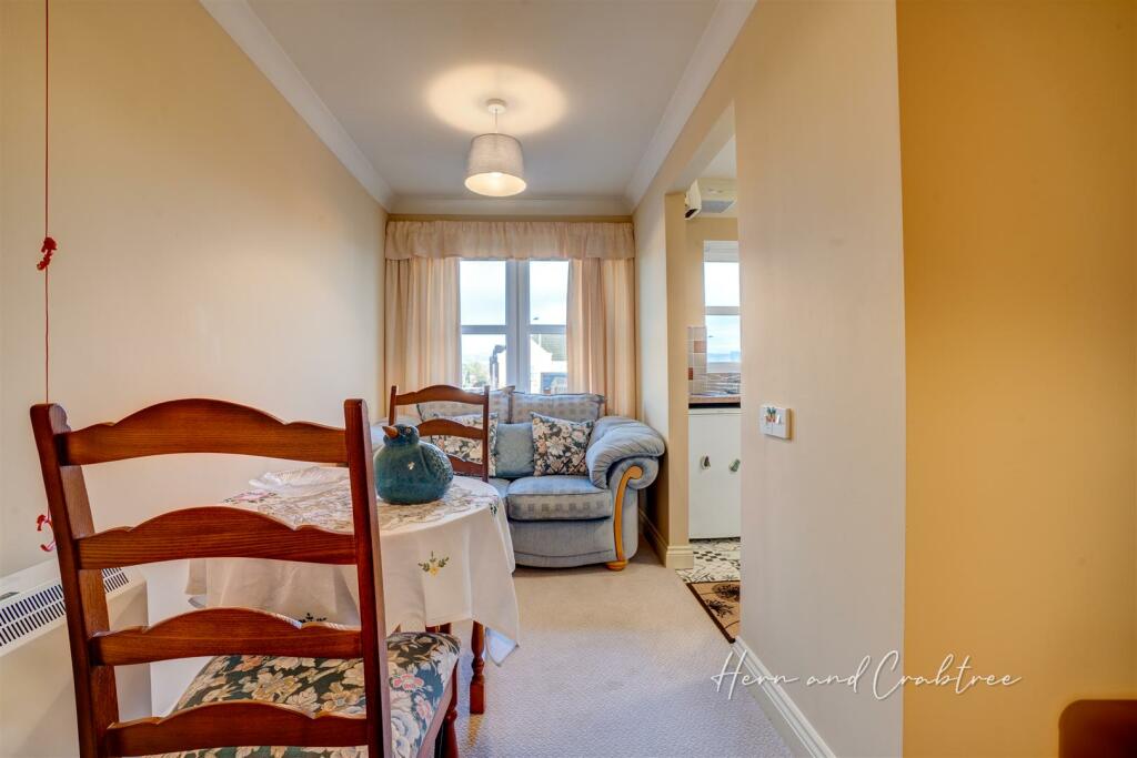 Birch Court, HernCrabtree (3).jpg