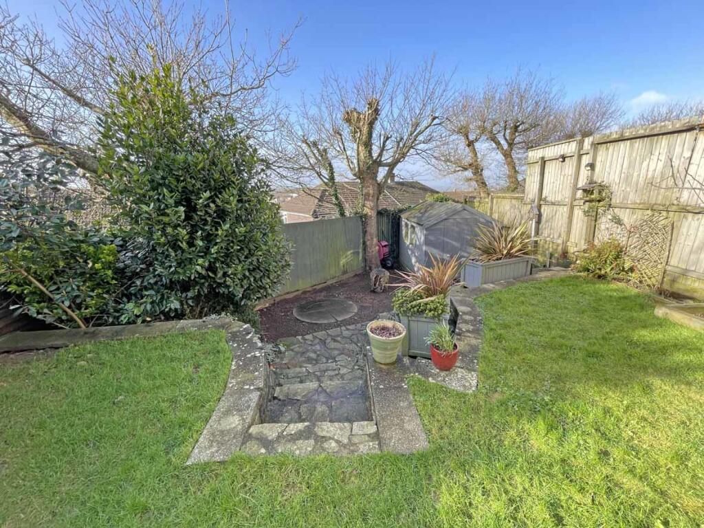 Dayton Close 51 Garden 4.jpg