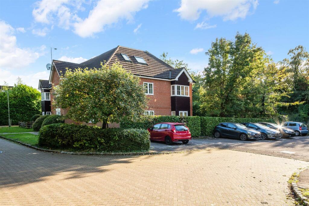 CORNER FARM CLOSE, 21- (16).jpg