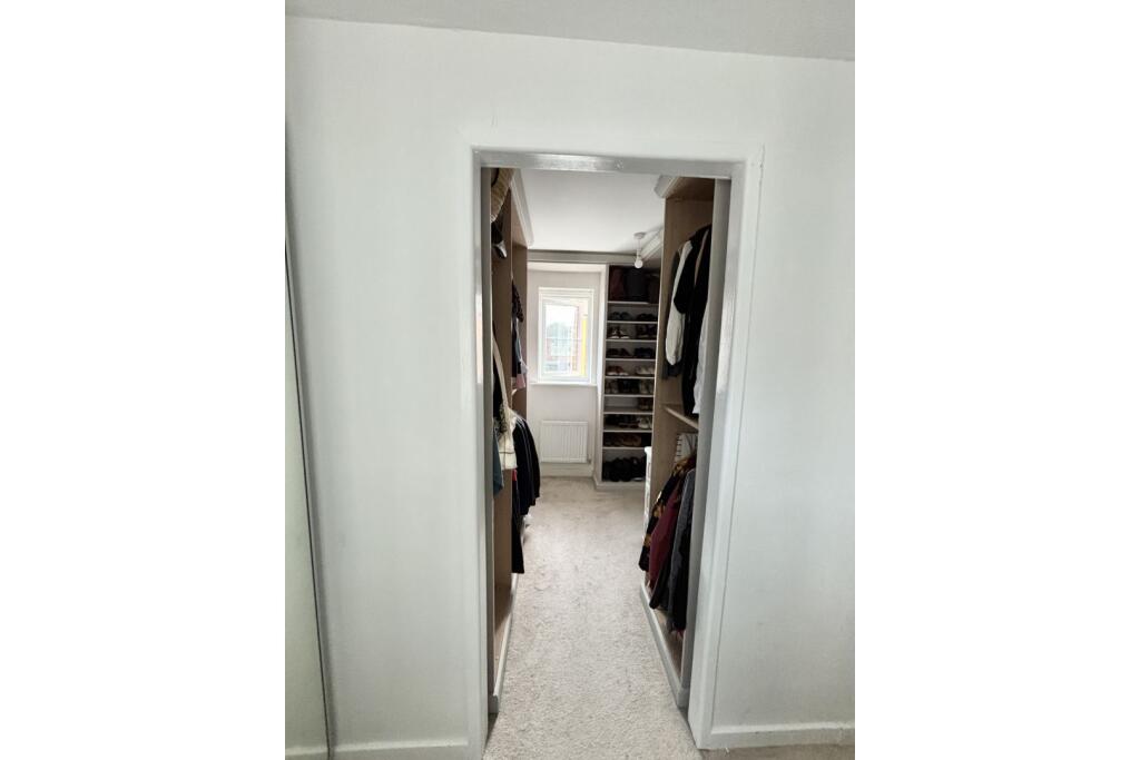 Walk-in Wardrobe