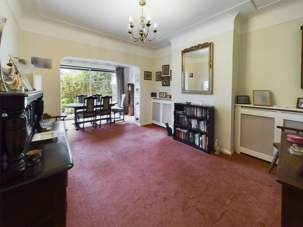 CAM02854G0-PR0203...