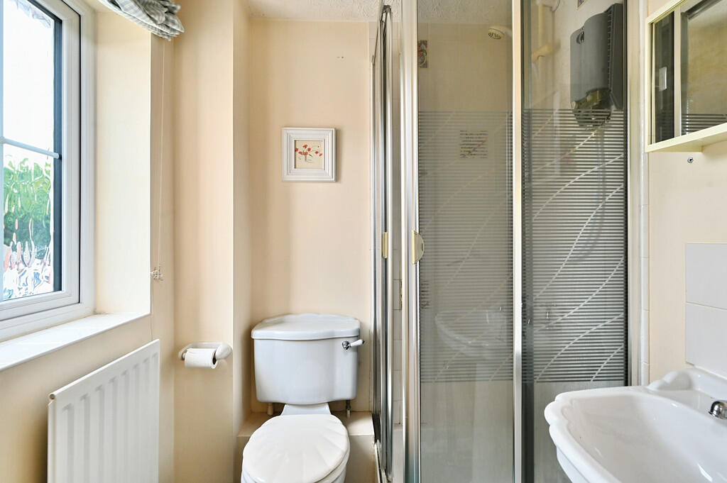 8 Farleys way tn3...