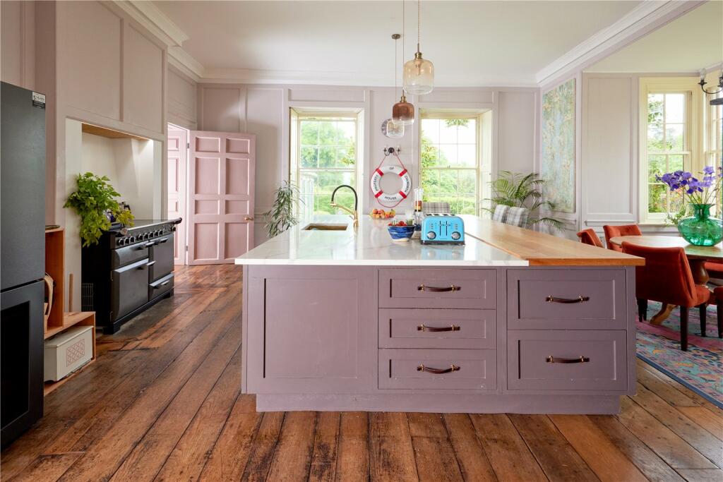 Kitchen/Breakfast