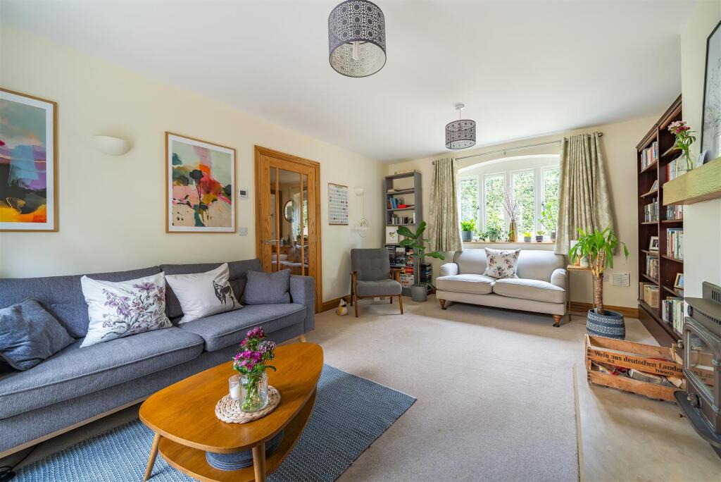 Emby House, 6a High Street, Greens Norton (3).jpg