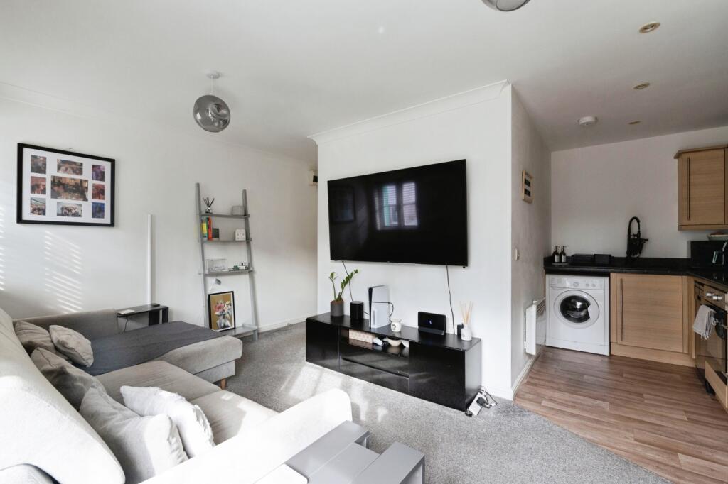 Lounge/Kitchen