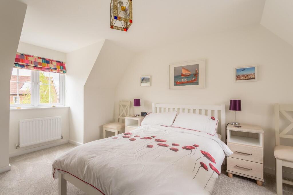 Charlwood Drive-20.jpg