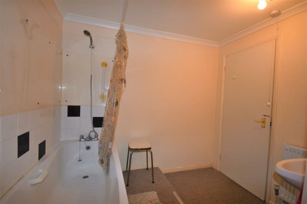 Bathroom.JPG