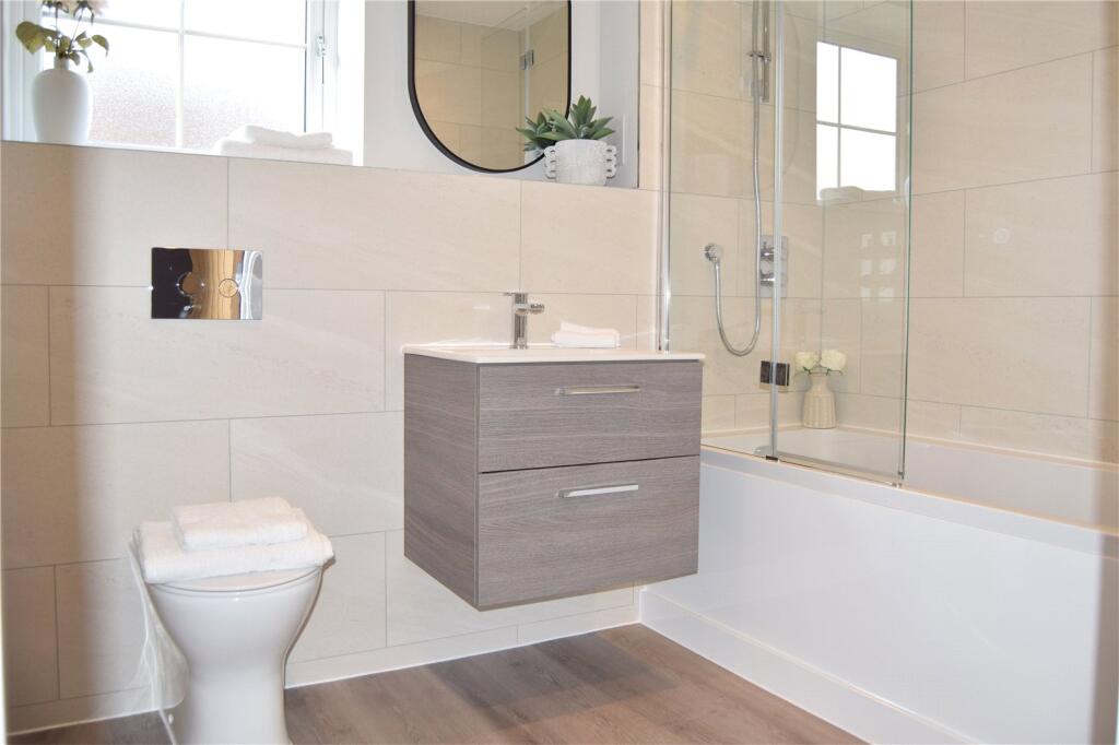 Hever Bathroom