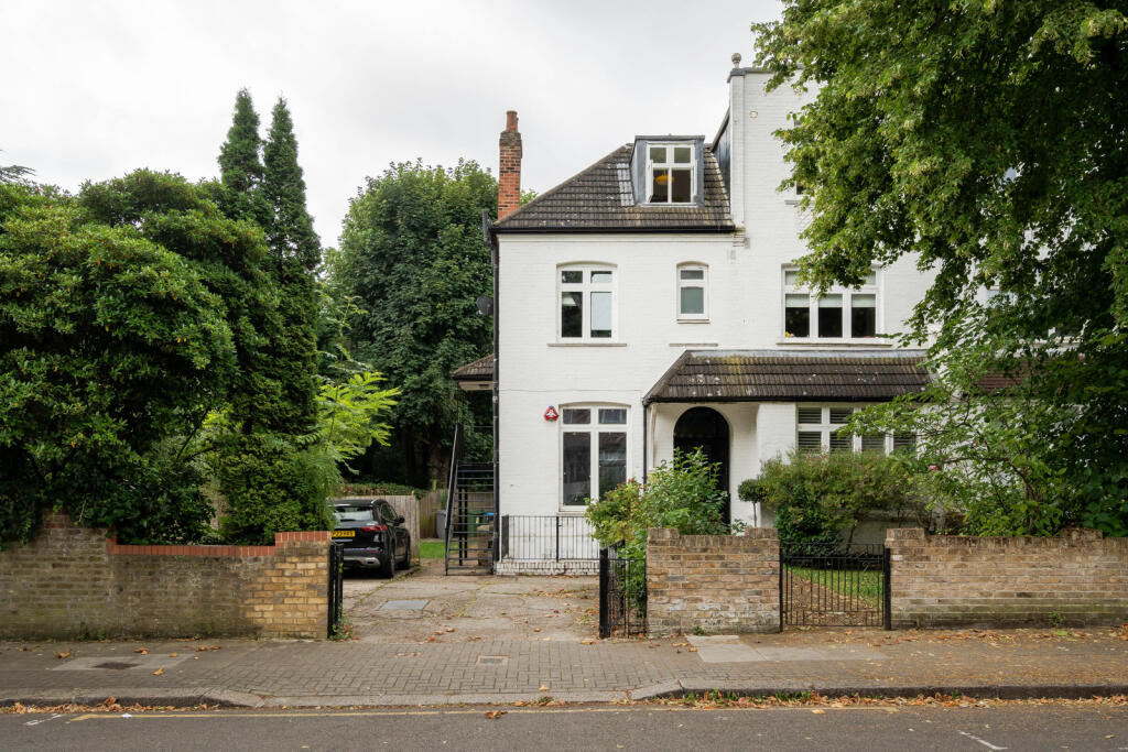 225020 - Chatsworth Road, London NW2 4BN - high...