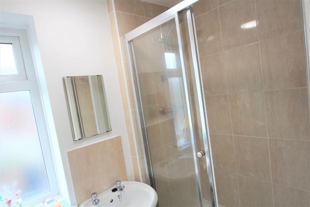 bathroom 2 heaton