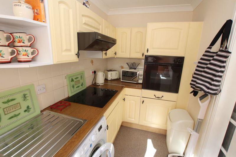 Kitchen photo 2