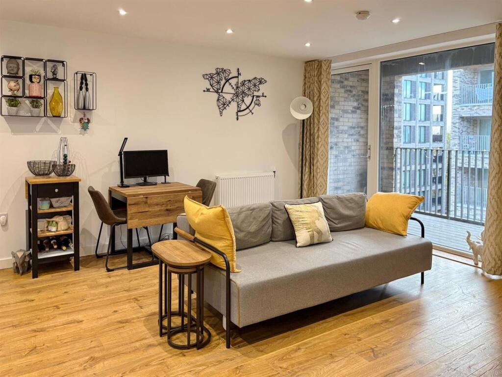Mahindra Way, Beckton, London, E6