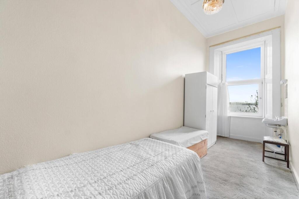 19_22 aubery cres (10).jpg