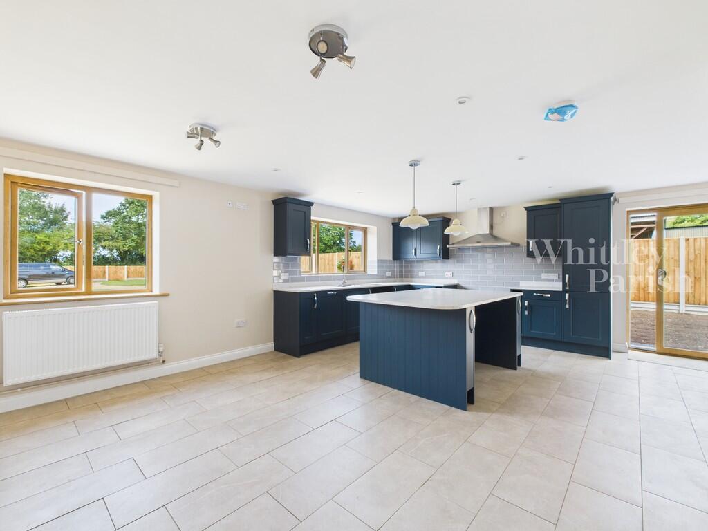 CAM04332G0-PR0484...