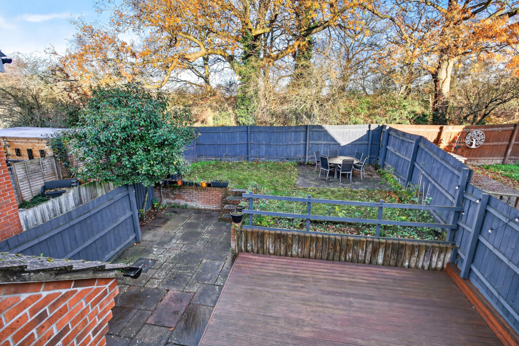 18critchercloselarge4