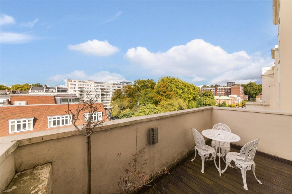 Rear Balcony