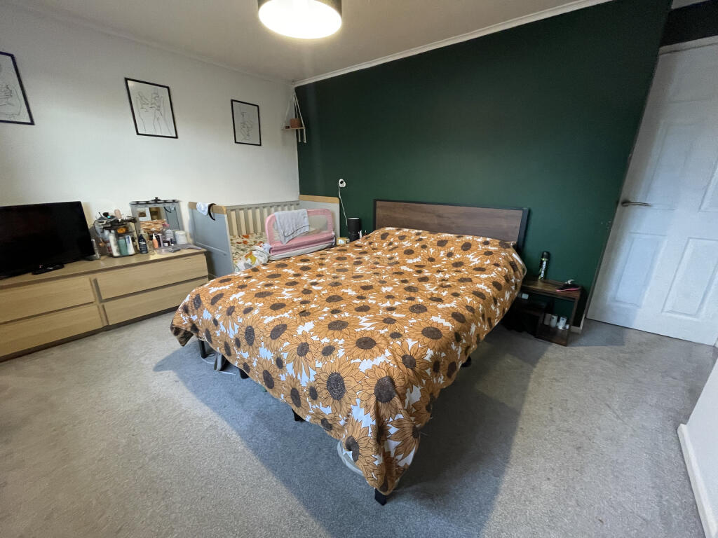 Bedroom 1a.JPG